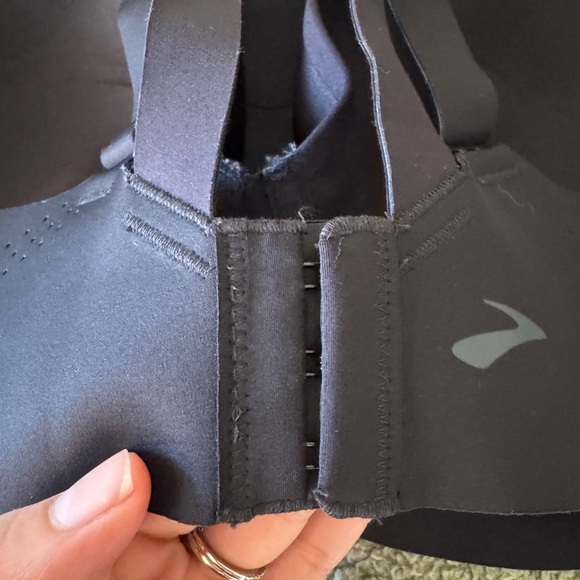 Brooks Women's Underwire Sports Bra for High Impact Running & Workouts 40DD - Picture 6 of 11